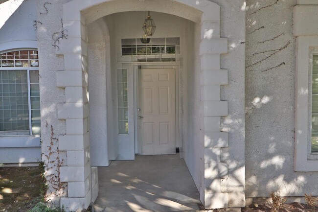 Building Photo - 514 E Coral Point
