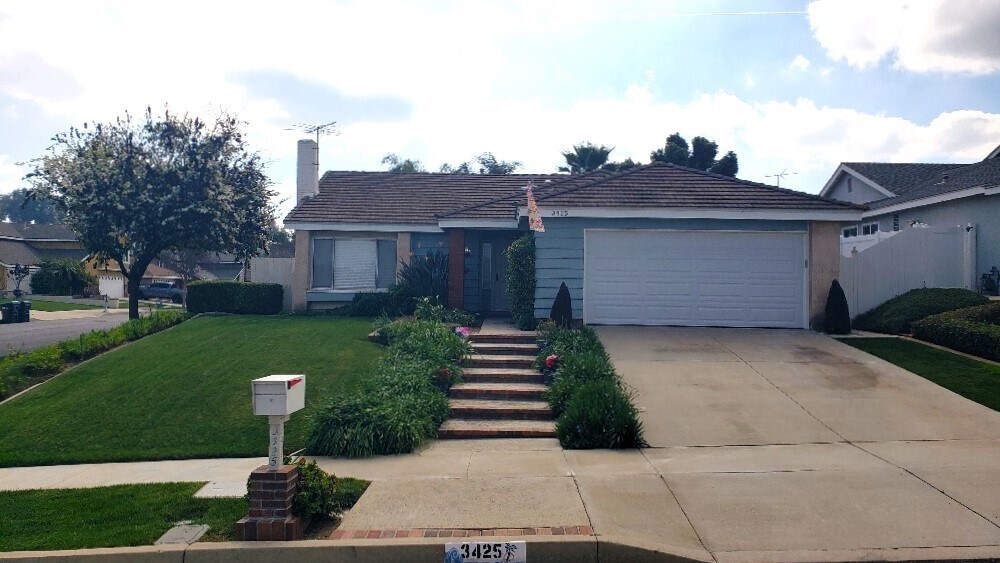 Primary Photo - 3425 Tulip Ave