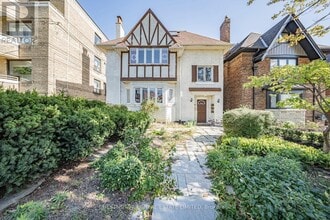Building Photo - 889 Avenue Rd