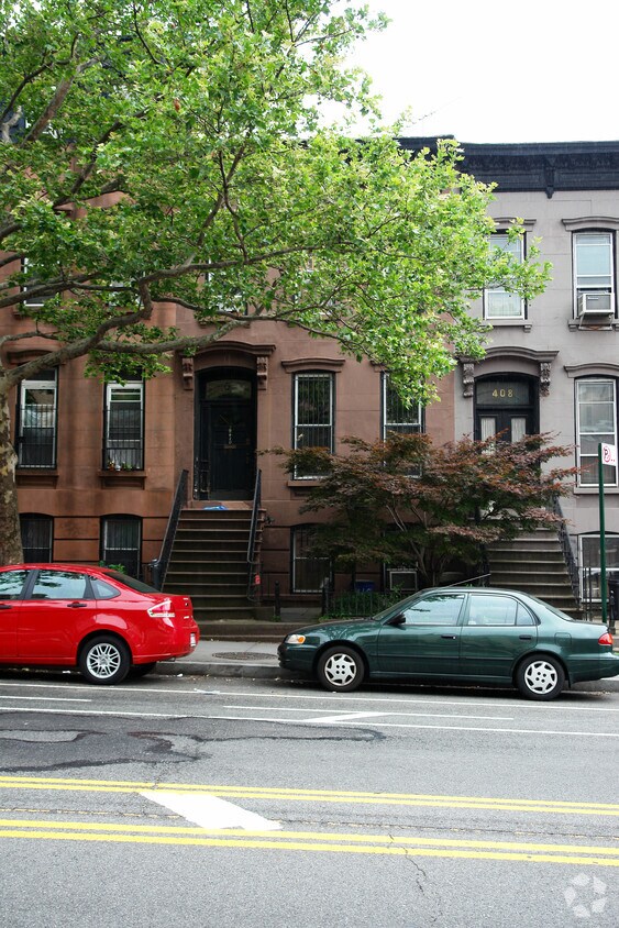 Building Photo - 410 9th St