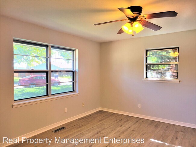 Building Photo - 3 br, 2 bath House - 9537 Northland Blvd