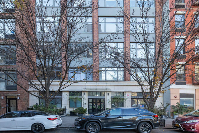 Foto del edificio - 227 E 111th St