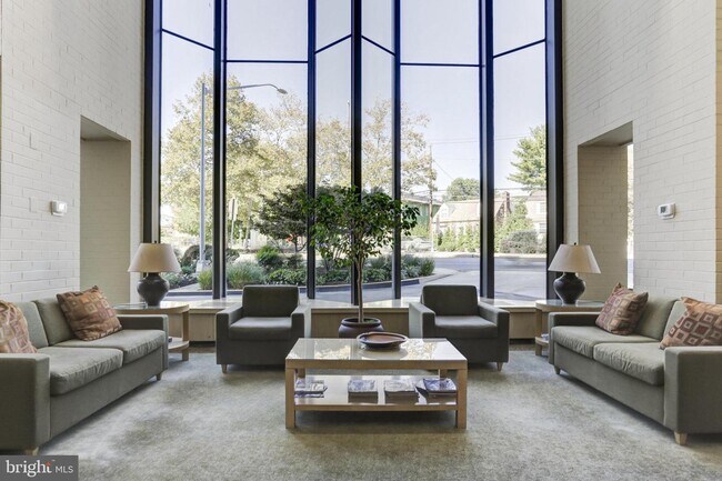 Foto del edificio - 4242 East-West Hwy