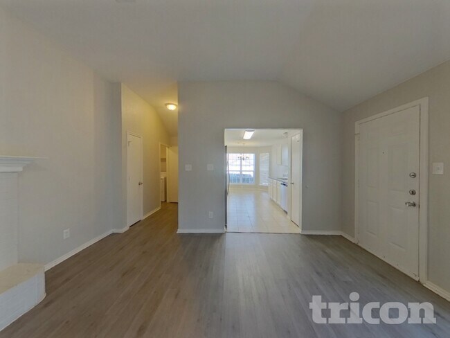 Foto del edificio - 6910 Meadow Bend Dr