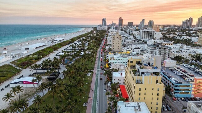 Foto del edificio - 1330 Ocean Dr