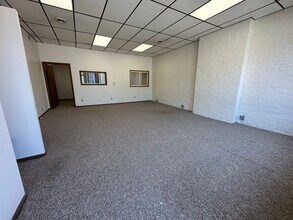 Building Photo - 3528 Boulevard of the Allies