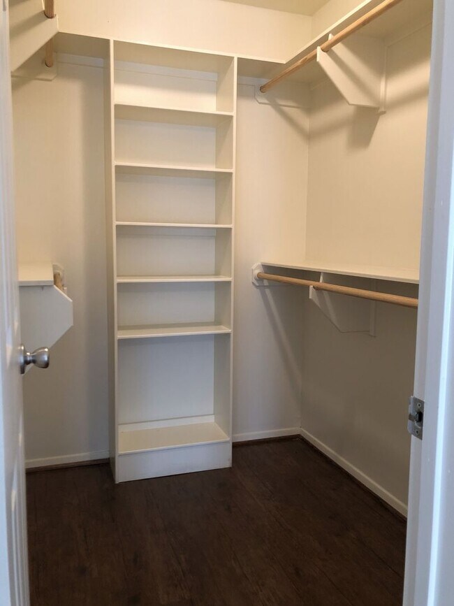 Building Photo - 3507CU