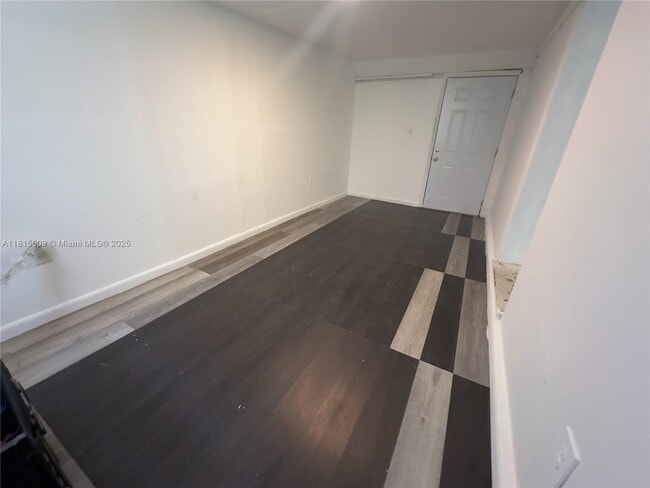 Building Photo - 225 NE 56th St