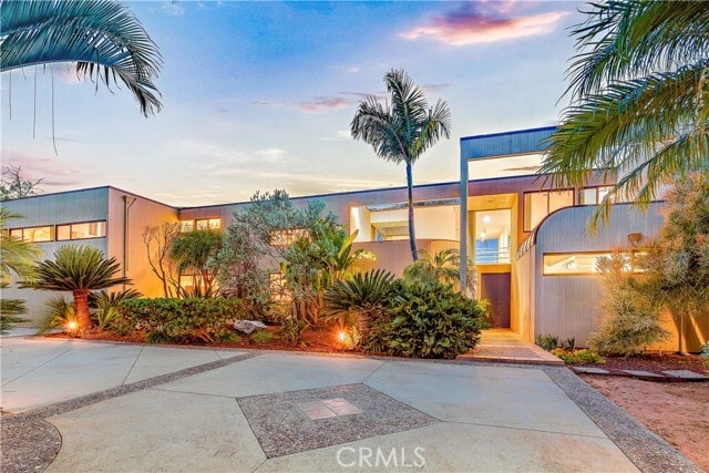 Building Photo - 3028 Overhill Dr