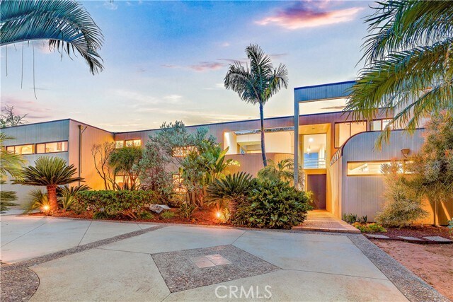 Foto del edificio - 3028 Overhill Dr