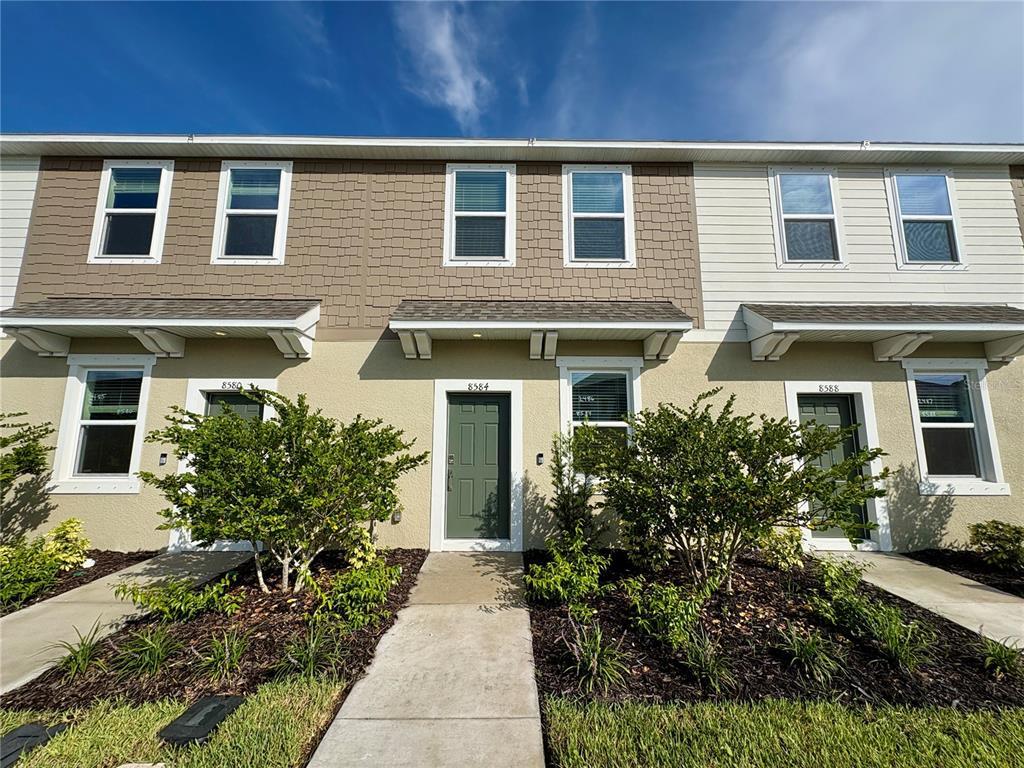 Foto principal - 8584 Daybreak St