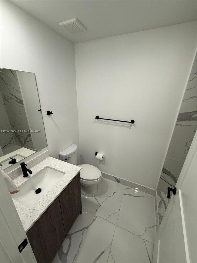 Foto del edificio - 419 NW 13th Ct