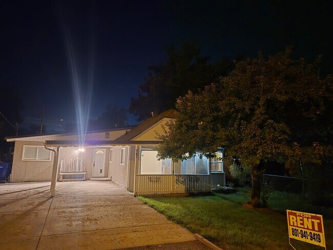 Foto del edificio - 547 1st St