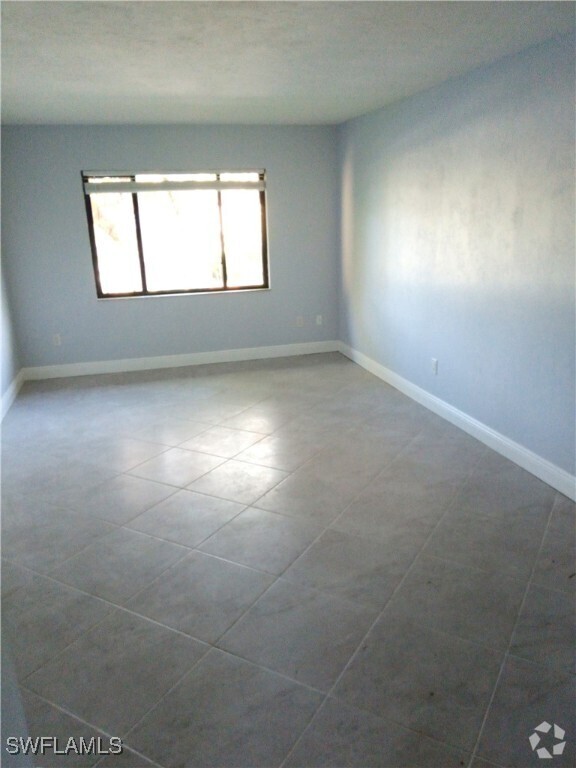 Building Photo - 1460 Green Valley Cir