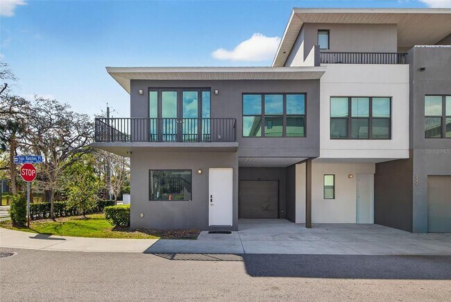 Foto del edificio - 8706 Palm Ranches Pl