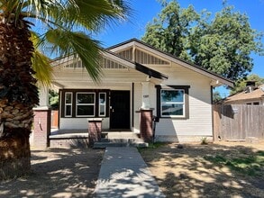 Building Photo - 1321 N Calaveras St