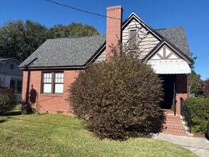 Building Photo - 4739 Astral St