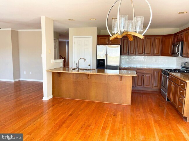 Foto del edificio - 121 Gleneagles Dr