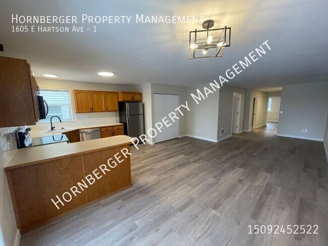 Foto del edificio - 1605 E Hartson Ave