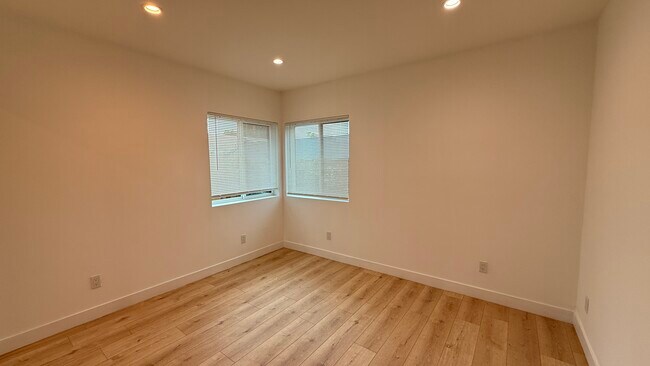 Foto del edificio - 15109 Leadwell St