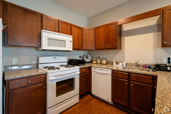 2br 2ba - Bridgeview Commons