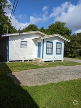 Building Photo - 711 Jane St