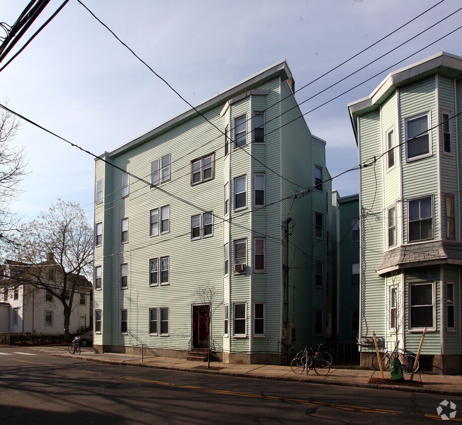 Building Photo - 235 Columbia St