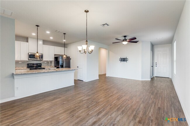 Foto del edificio - 1999 Wind Chime Wy