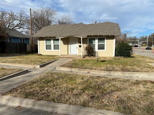 Photo - 500 W Parkway St Apartment