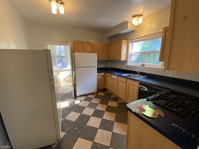 Building Photo - 8 br, 3 bath House - 503 E Ann St 503 East...