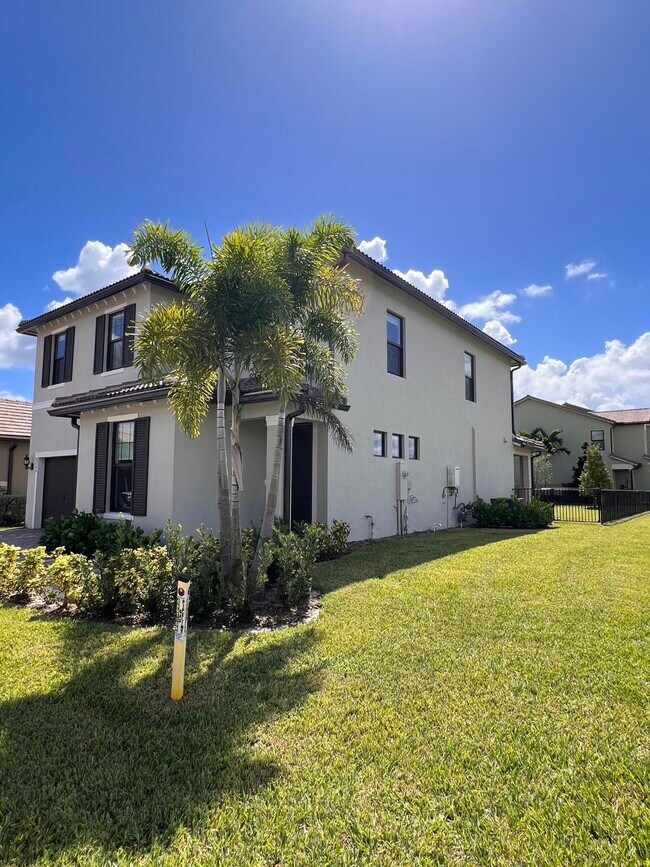 Foto del edificio - 8246 Cadre Noir Rd
