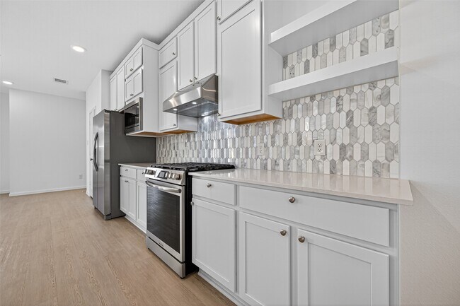 Building Photo - 6411 Laguna Terra Dr