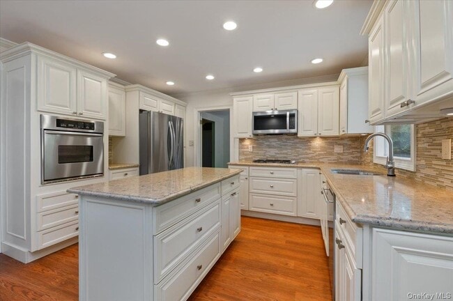 Building Photo - 24 Thorngrove Ln