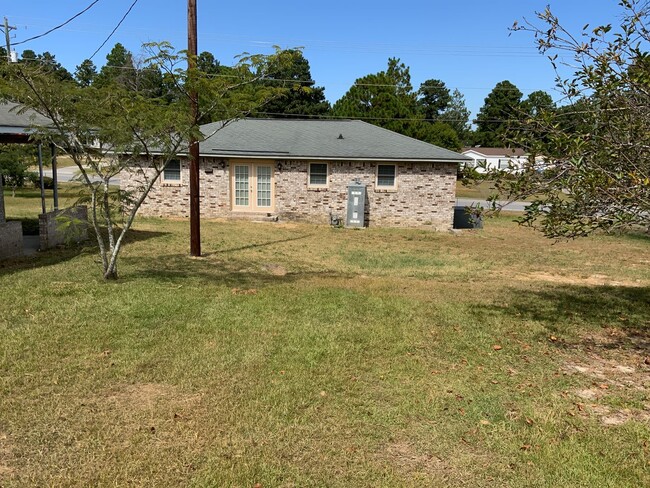 Building Photo - Gaston Brick Home