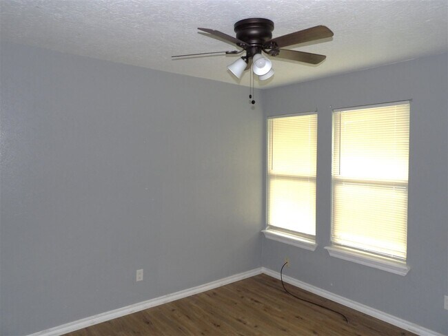 Foto del edificio - 6701 SW Beta Ave