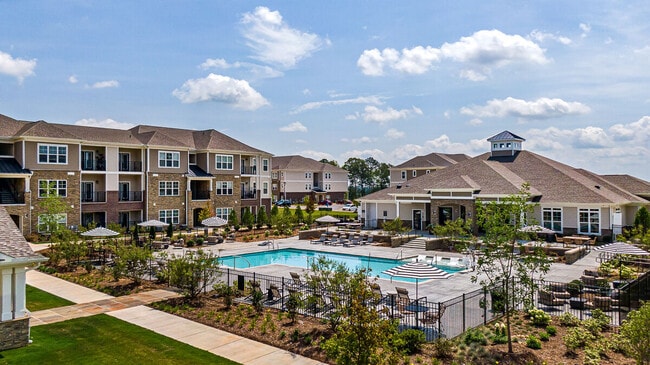 River Oaks Landing apartments — community photo - River Oaks Landing