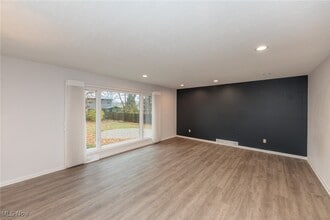 Building Photo - 2500 Deborah Dr