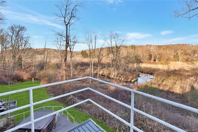 Building Photo - 80 Hilltop Dr