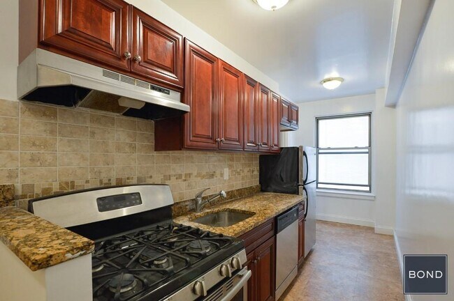 Foto del edificio - 301 E 38th St