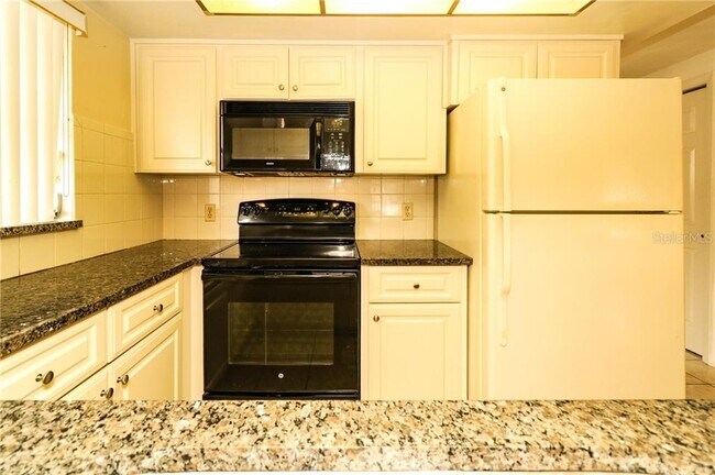 Foto del edificio - 6410 Tralee Ave