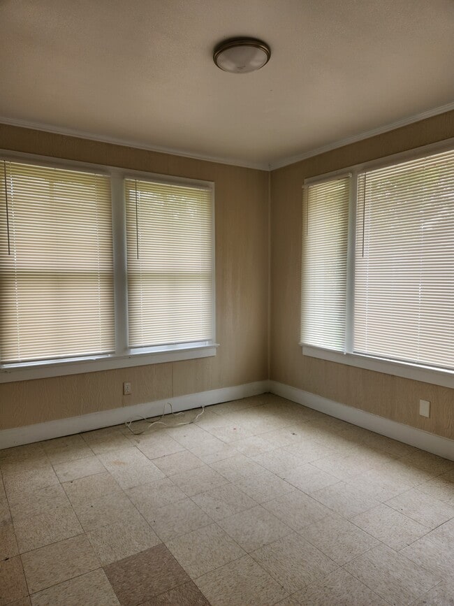 Photo - 2703 Linwood St House