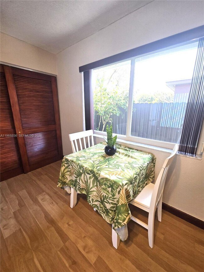 Foto del edificio - 10762 SW 61st Terrace