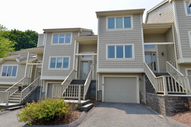 Building Photo - 12 Boulevard Dr