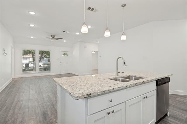 Building Photo - 527 Ravenwood Dr