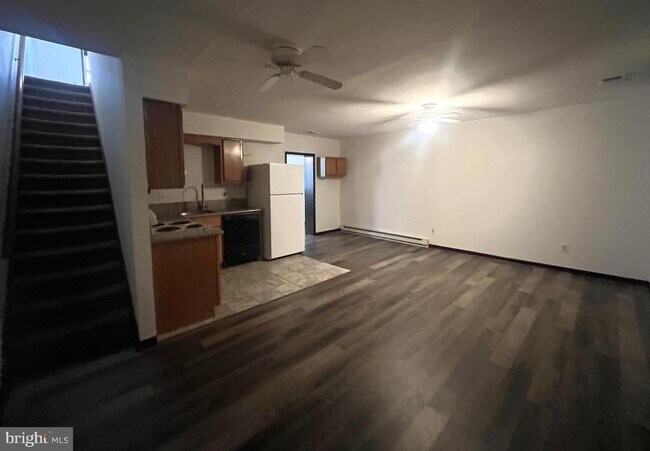 Foto del edificio - 2530 E Cambria St