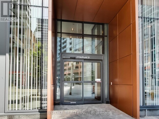 Photo du bâtiment - 19 Bathurst St