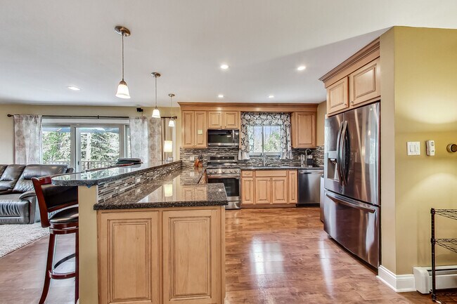 Foto del edificio - 5950 N Odell Ave