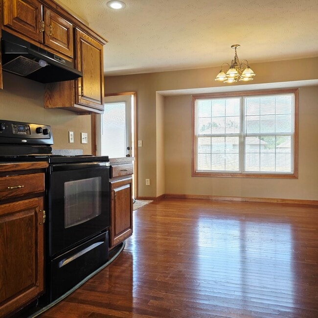 Building Photo - Charming 3-Bedroom Home in a Quiet Subdivi...