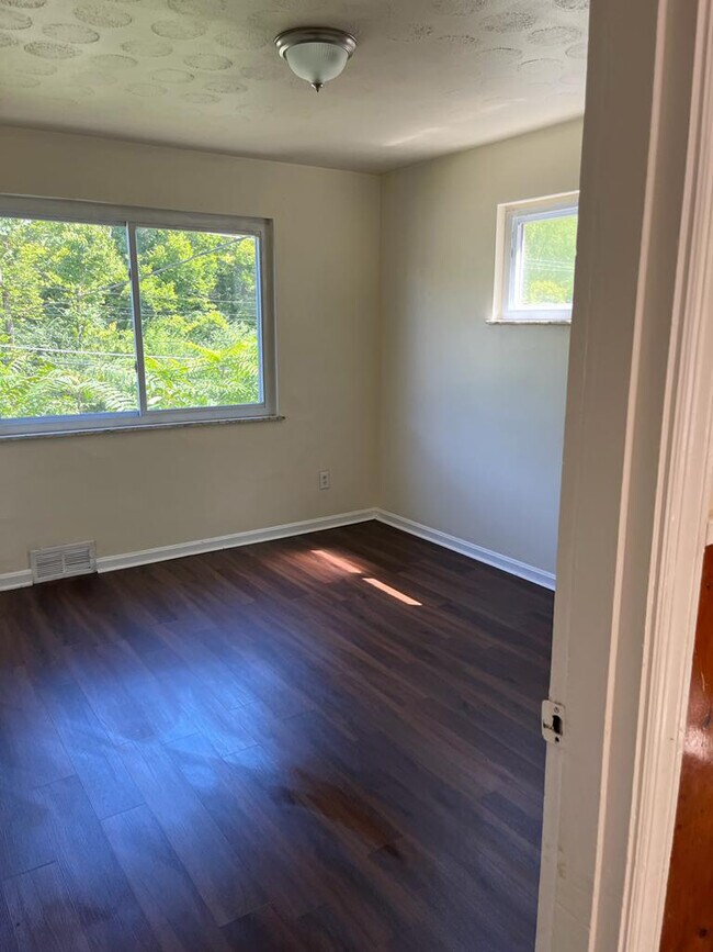 2187 Westwood Northern Blvd, Cincinnati, OH 45225 Townhome Rentals in