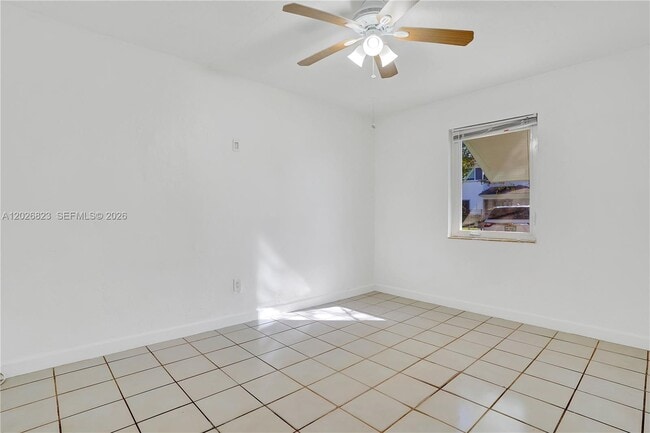Building Photo - 5985 SW 41st St